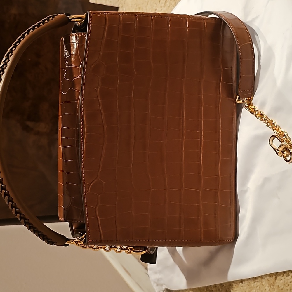 New. MK SATCHEL - Picture 7 of 16